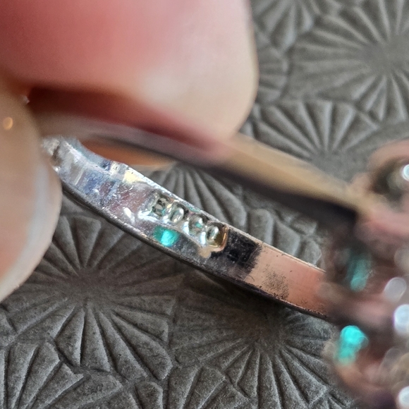 Vintage EDCO ring green gem halo silver tone cocktail retro Princess Diana - Picture 9 of 9